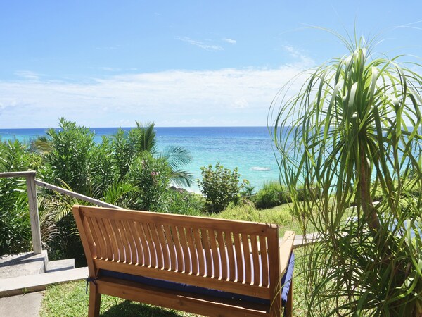 Private 2 Bedroom Beachfront Cottage With Beach Views And 60 Sec Walk To Beach - Bermuda