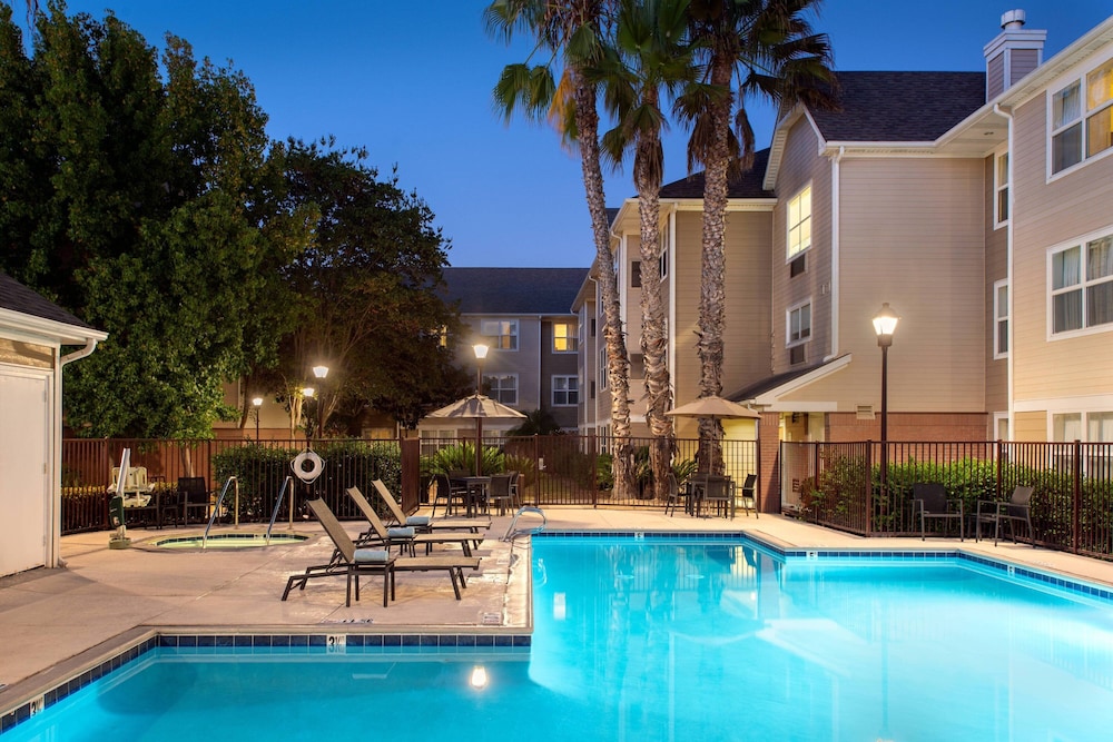 Residence Inn By Marriott San Diego Sorrento Mesa/sorrento Valley - San Diego, CA