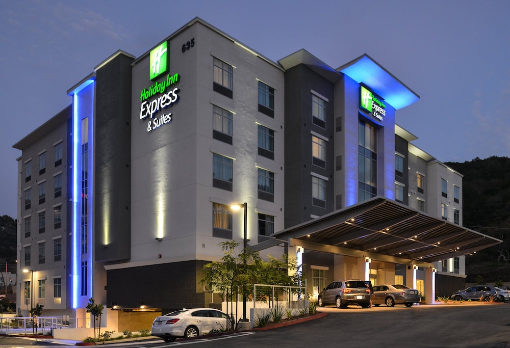 Holiday Inn Express & Suites San Diego - Mission Valley, An Ihg Hotel - San Diego, CA