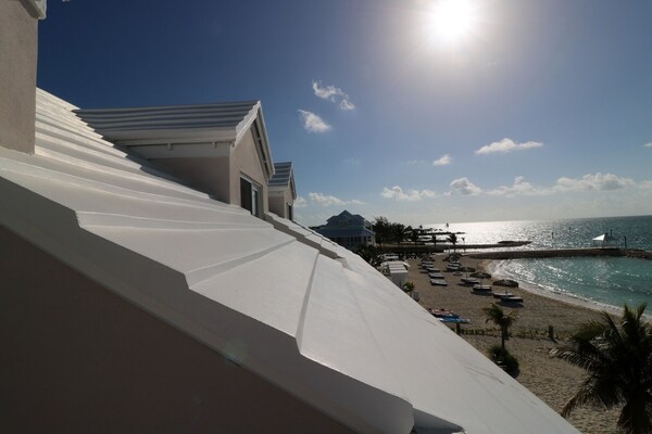 Beachfront 4 Bedroom Luxury Villa  Directly On White Sand Beach - Nassau