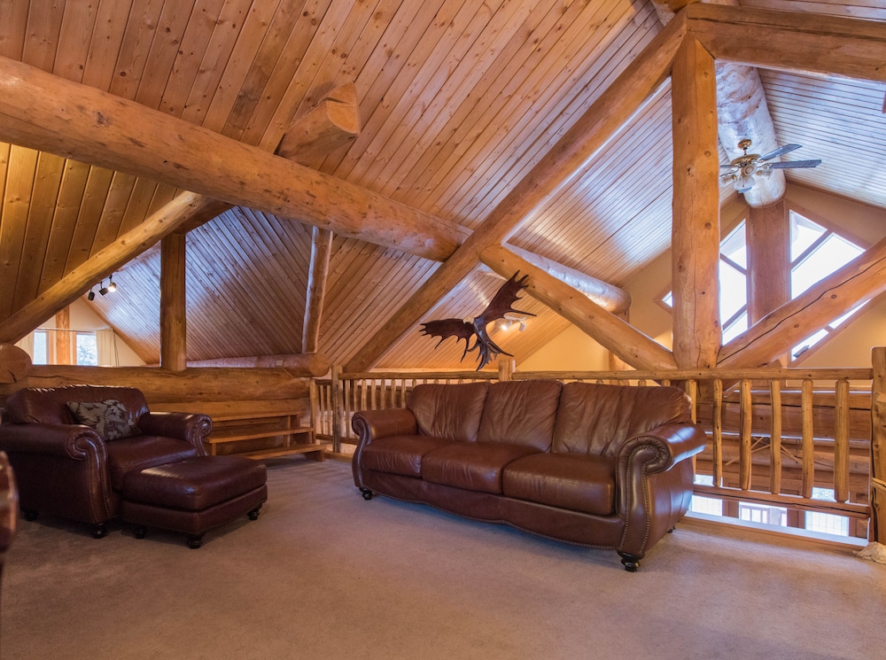 Log Home With View Of Denali, Gas Fireplace, And Heated Floors - Alaska