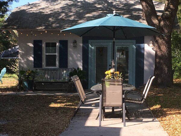 Ozona Bungalow&guesthouse! Pet Friendly, Slps 8, 3 Blks To Trail, Brewery & Eats - Palm Harbor