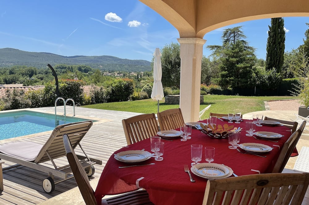Villa 4 éToiles, Piscine Chauffée , Vue Magnifique, Calme & Pluri Activités - Brignoles