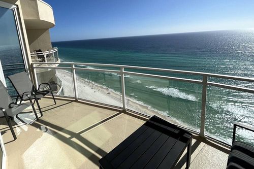 View of Ultra Plush Glass Penthouse Downtown Atlanta - Vrbo