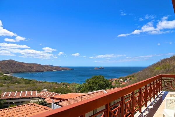 Private Villa (3br/3ba) W/ Pool & Stunning Ocean Views - Gated Community - Costa Rica