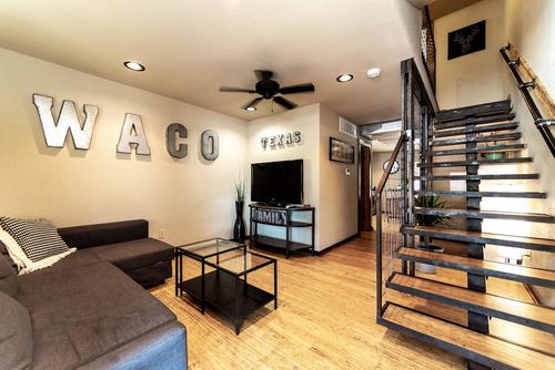 837 Waco, TX Vacation rentals & Airbnb cozycozy