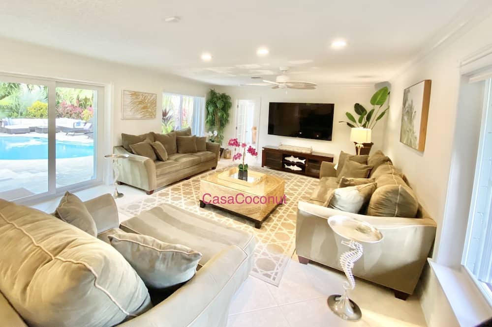 Casa Coconut***walk To Beach & Lauderdale-by-the-sea! Resort Style Home! - Fort Lauderdale