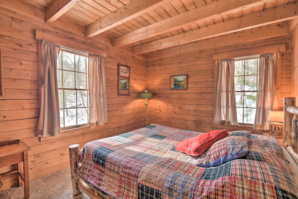 Rustic Madison 'Treehouse' Cabin With Game Room! - New Hampshire (State)