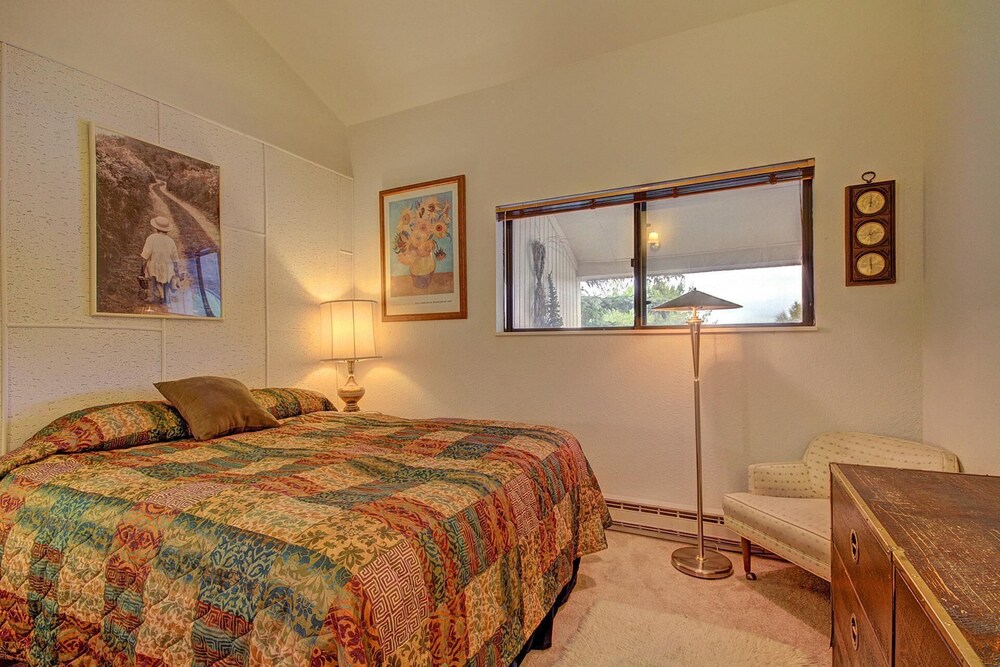 Beautiful 2 Bedroom Unit At Resort, Sleeps 6 - Breckenridge, CO