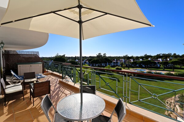 Lägenhet på 5 * golf resort med delade pooler - Portugal