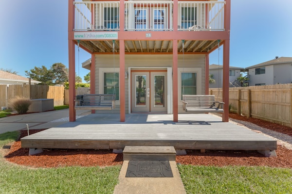 Perfect Beach Nest With Private Pool, Short Walk To Beach - Destin