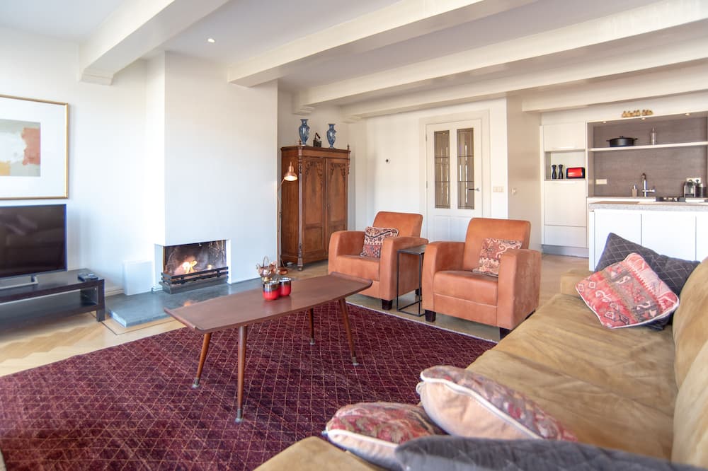Romantic, Luxurious Monumental Canal Apartment. In City Center. Walk Everywhere. - Amsterdam