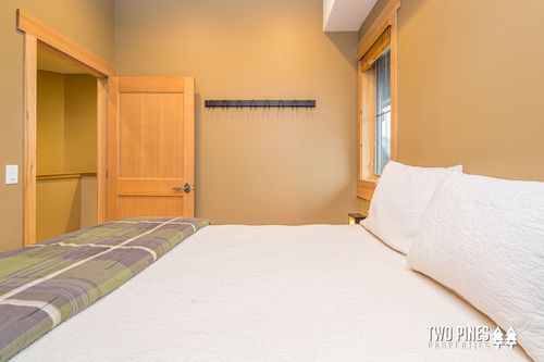 Big Sky, MT Holiday Apartments and Self Catering cozycozy