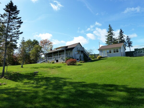 Baddeck: Waterfront Cottage & Guest House W/ Private Dock - Cape Breton