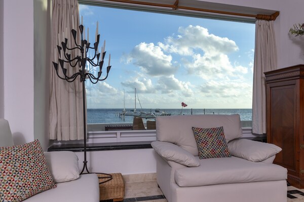 New Listing! Luxurious & Spacious Living On The Beach! Breathtaking Views! - Cancún