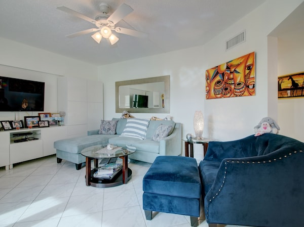 Intercoastal Living And A 5 Minute  Walk To The Beach - Fort Lauderdale