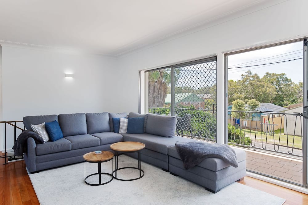 The Norburn, 3 Norburn Avenue - Aircon, Boat Parking, Close To Water & Clubs - Nelson Bay