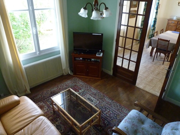 Beautiful Holiday Home In A Prime Location Right On The Coast, Free Wi-fi & Garden - Bretagne