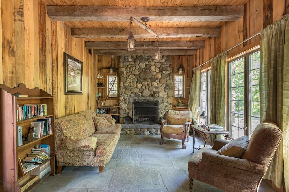 Charming Stone Chalet In Wooded Surroundings With Heated Pool  Spring To Fall. - Connecticut