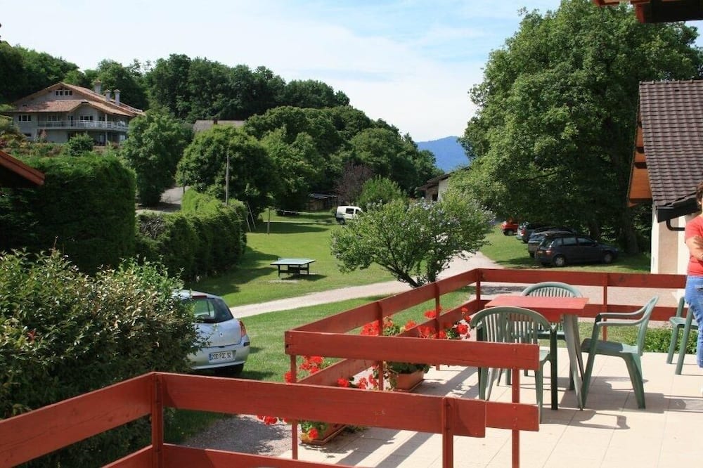 Appartement Dans Chalet , Idéalement Situé, Vue Lac Léman à 3km De Thonon - Thonon-les-Bains
