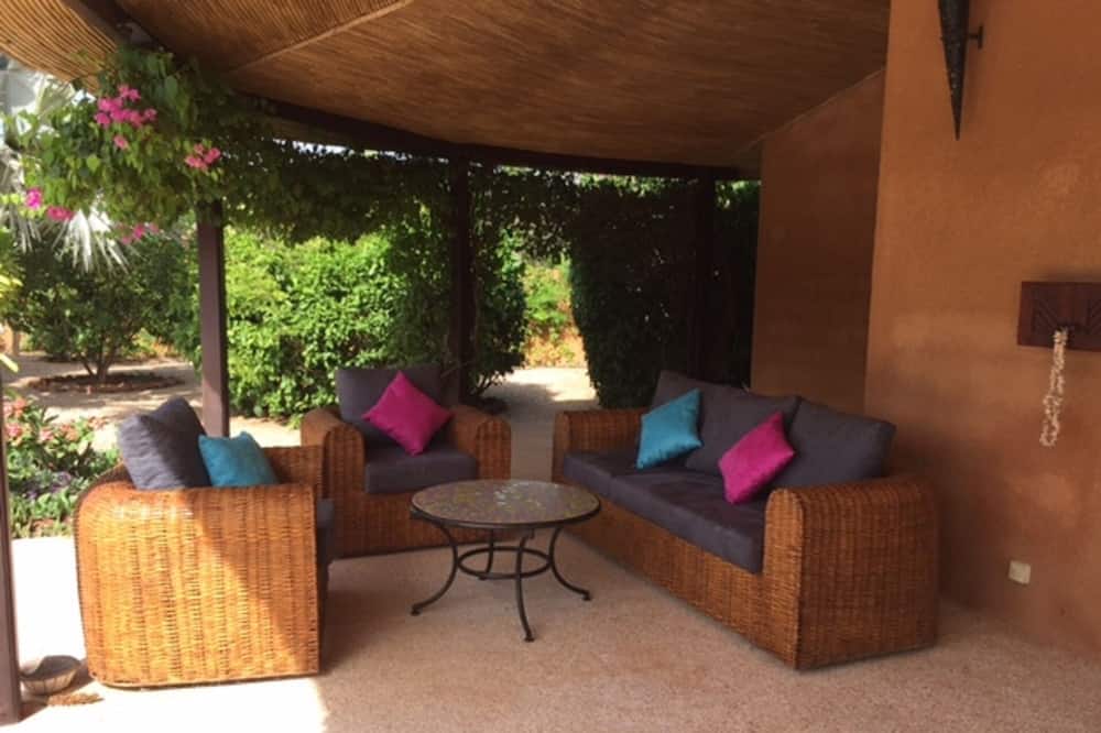 Semaine 550  Villa Avec Piscine Privée Et Jardin Exotique De 1400m², Wi-fi - Sénégal