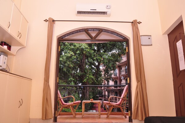 Premier Apartment Bietet Platz Für Bis Zu 4 Personen - Goa