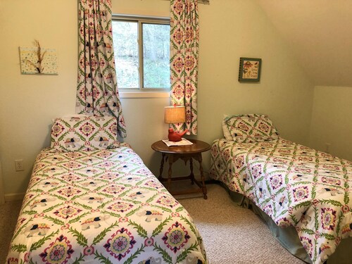 Wonderful Views, Wrap Around Deck, 4 Bedrooms, May Discount - North Carolina