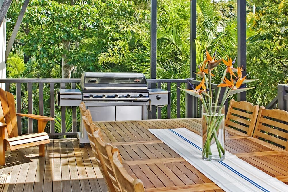 Beach House On Armstrong - No Schoolies Or Party Bookings-new Kitchen/bath - Byron Bay
