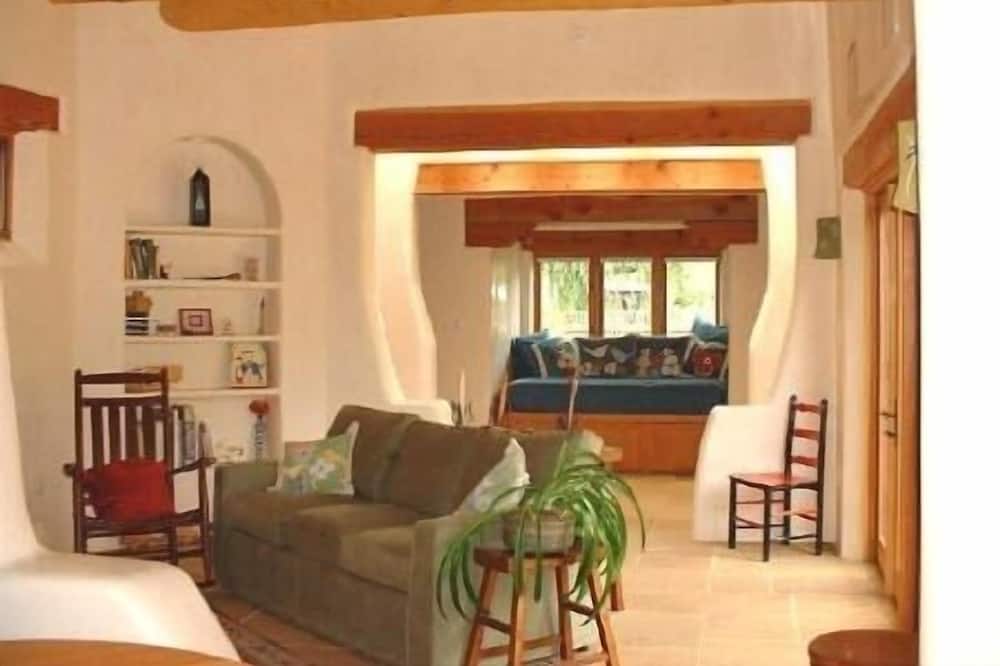 Gorgeous Architect Designed Taos Adobe 1,200 Sq.ft. Guest House Near Town Plaza - Taos, NM