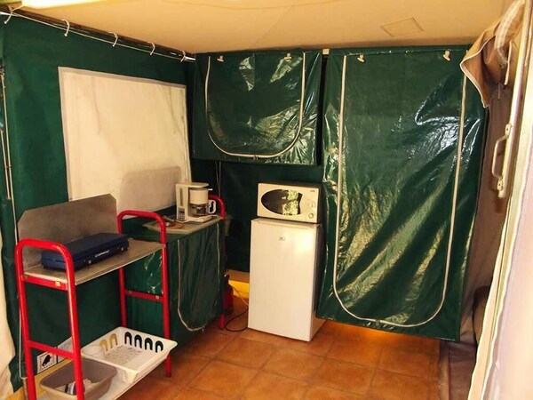 Camping Le Grand Cerf**** - Caravane 2 Personnes Sans Sanitaires - Drôme