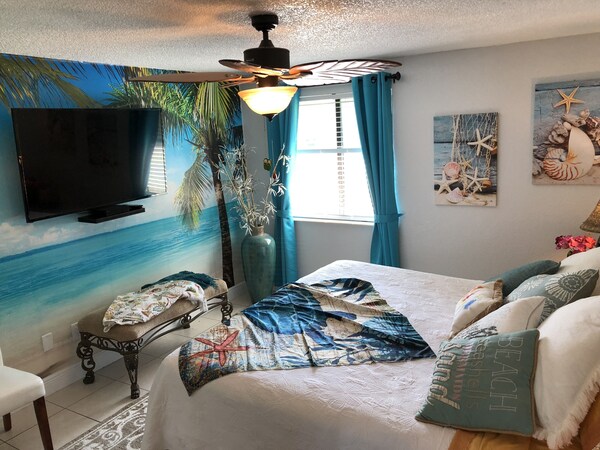 Centrally Located To Beaches,   Close To Bush Gardens Pets Welcome  Free Wifi - Palm Harbor