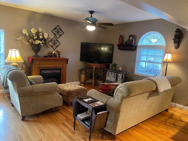 Amazing Price For A Two Bedroom  Getaway,  In The High Country - 