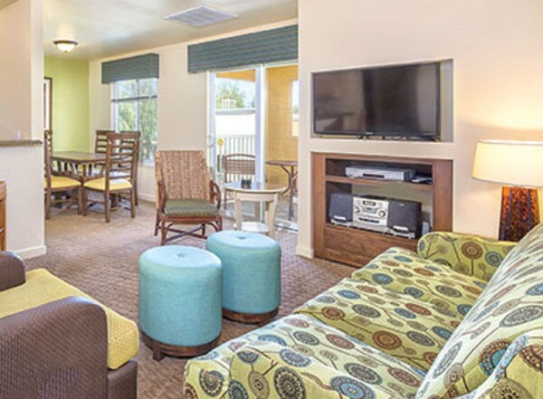 2 Bdrms Wyndham Condo With Free Parking, Free Wifi, & No Resort Fee For 6 Guest - Las Vegas, NV