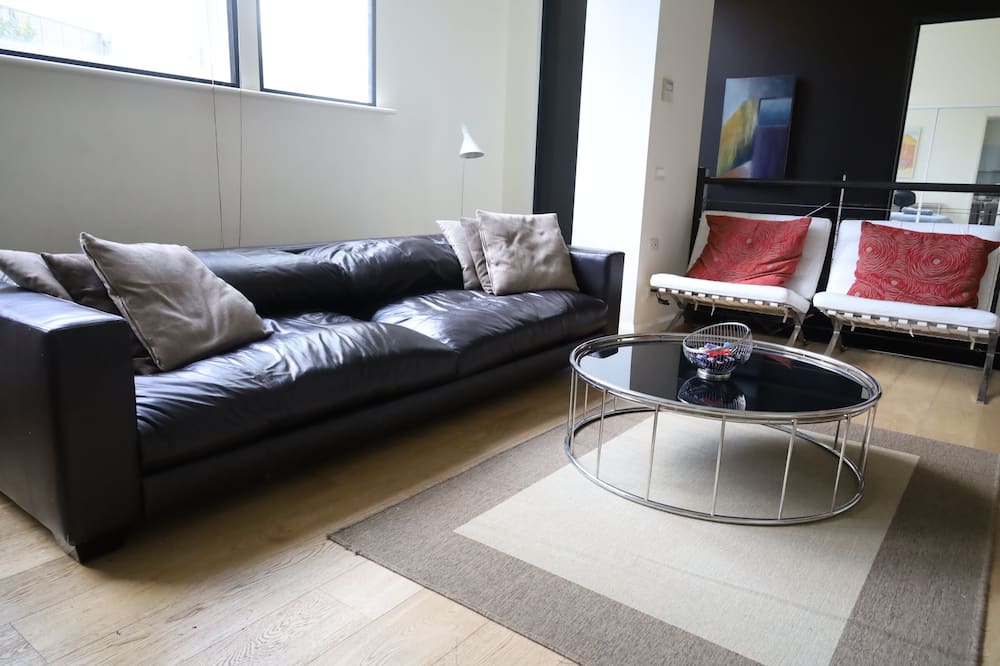 The Walkup: Comfortable Spacious Stylish & Central 3bd Apartment - Melbourne