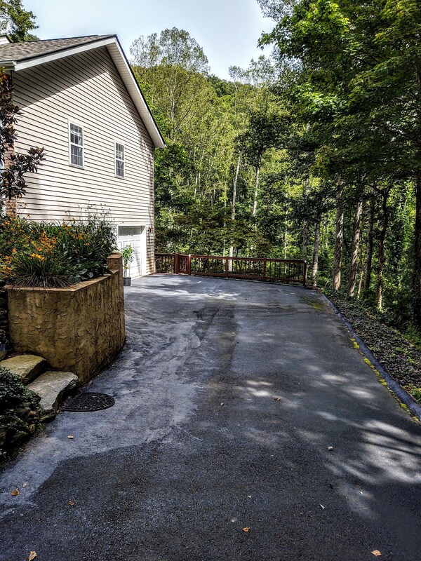 New Listing!  Your Home For A Relaxing Mountain Get Away Or Exploring The Area. - North Carolina