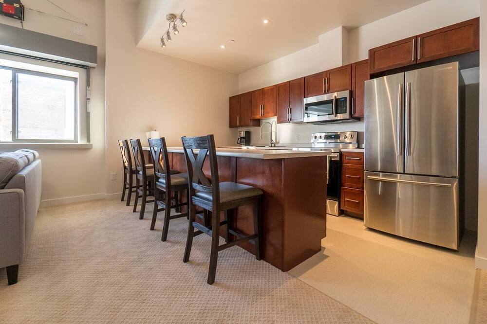 Unit Six Executive Stay Fully Furnished One Bedroom Condo - Winnipeg