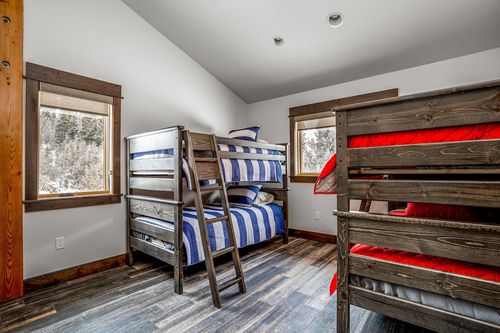 Big Sky, MT Holiday Apartments and Self Catering cozycozy