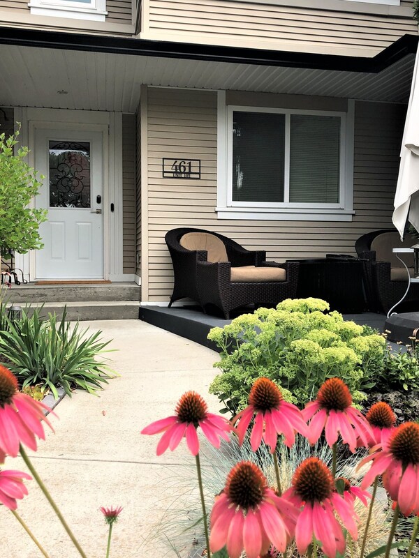 A Quiet Retreat Only A Stone's Throw Away From  The Beach, Dining & Downtown. - Penticton