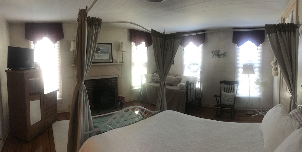 1884 Historic B&b - King Room Pvt Bath Near Dollywood! - Gatlinburg, TN