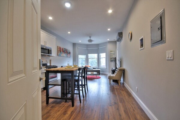 Attractive Modern Victorian Unit With 3 Features: Ac, Great Walk Score & Loc - San Francisco