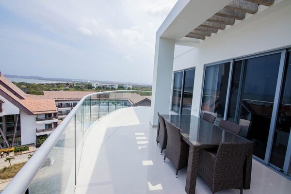 Luxury Penthouse Beachfront Resort Style Condo 2/2 - Colombia