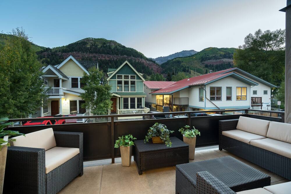 Idyllic Ironwood Beautiful 4 Guest Suite Townhome With Enviable Amenities - Telluride