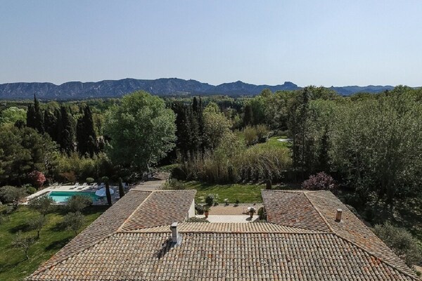 Enjoy The Old World Charm In Our Luxury Provencal Retreat Near St Remy - Angers