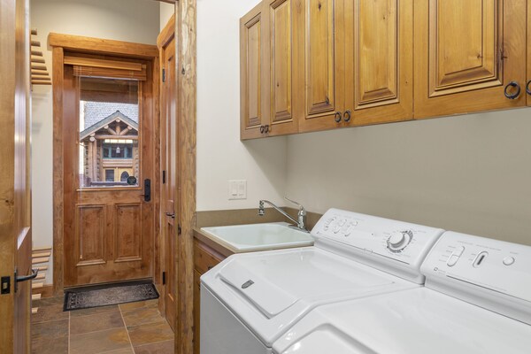 Tristant 108 A Luxurious Log Cabin Townhome W/ An Ideal Location - Telluride
