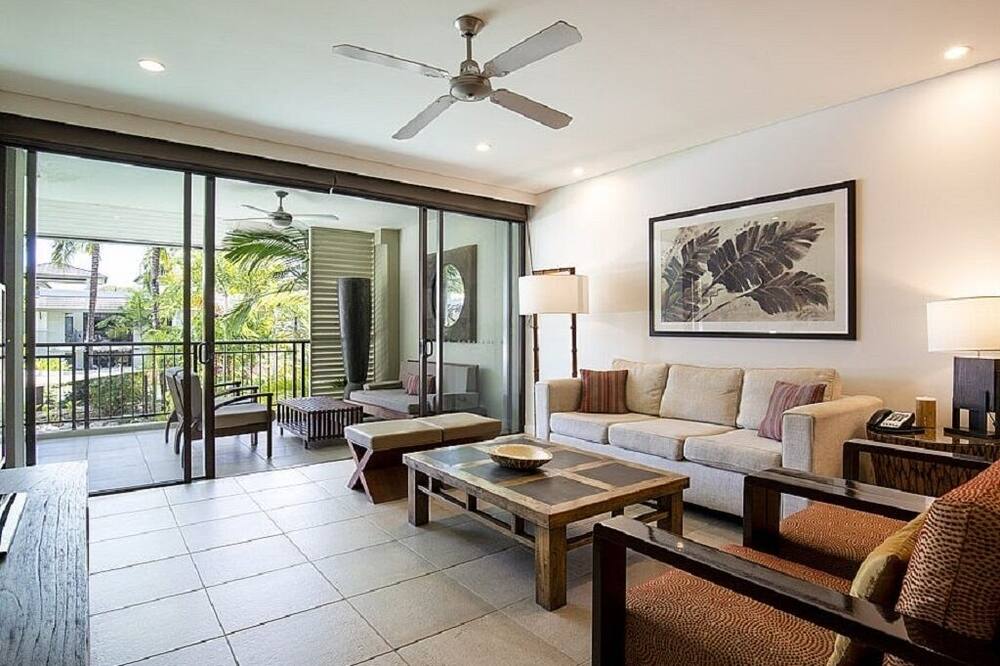 Apartment with private rooftop spa in luxury resort - Port Douglas