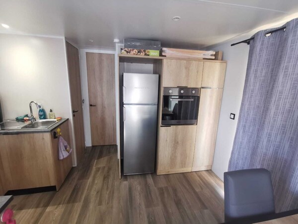 Mobil-home 6 Couchages Dans Camping 4* - Lattes