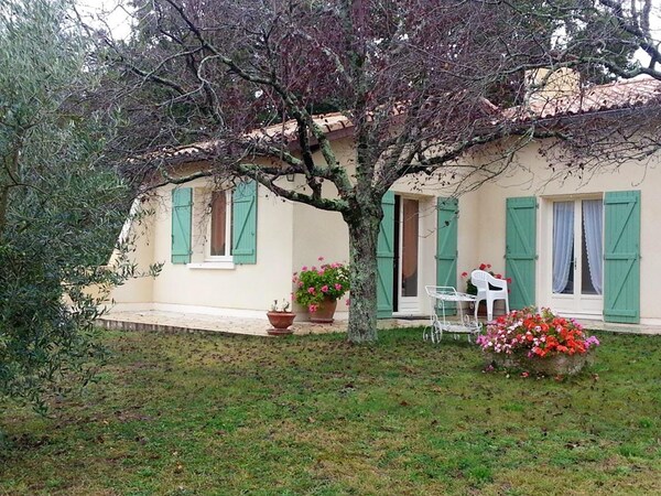 Homerez - Appartement Pour 4 Pers. Avec Piscine Et Jardin à Montpezat-de-quercy - Tarn-et-Garonne