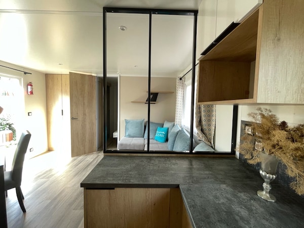 Mobil Home Neuf 6 Pl., 3 Chambres, 40 M², Terrasse Couverte & Murs Amovibles - Torreilles