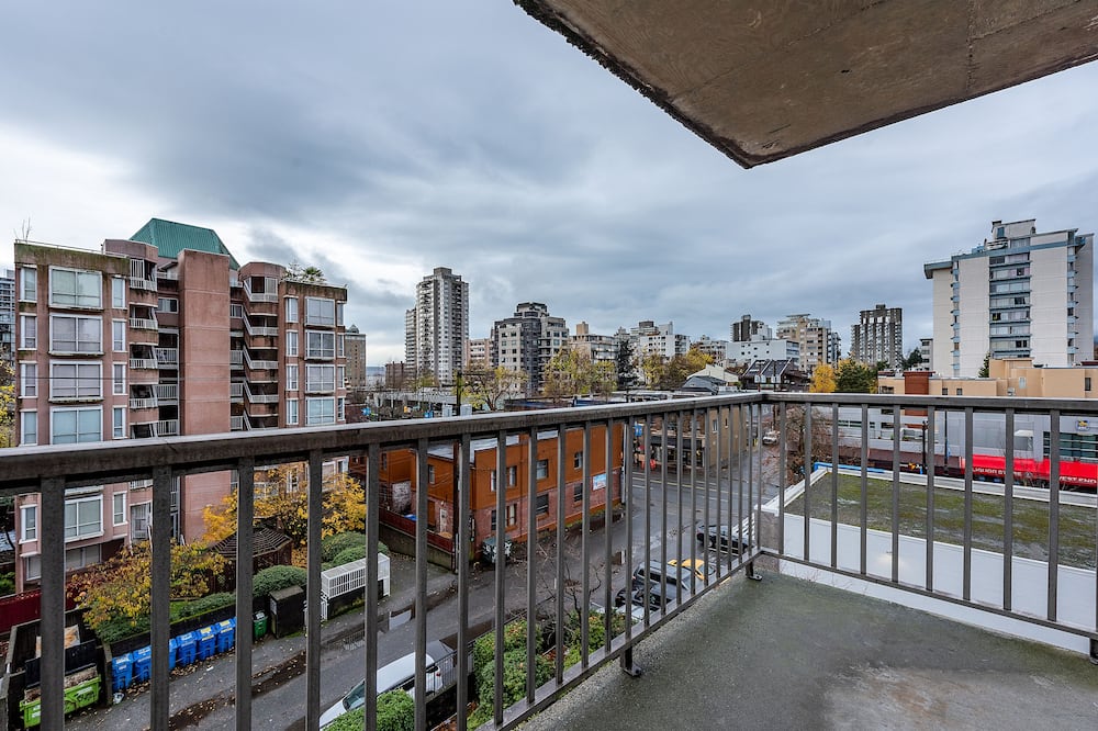Fantastic Westend Location - 5 Min From Beach Or Stanley Park - Vancouver
