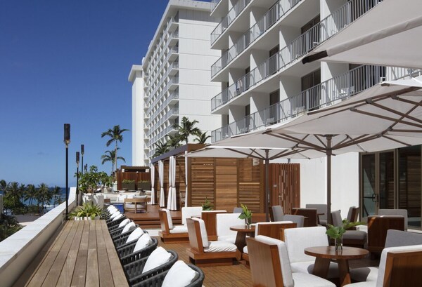Ocean View Room 2 Queen Beds Accommodation At Alohilani Resort Waikiki Beach - O‘ahu, HI